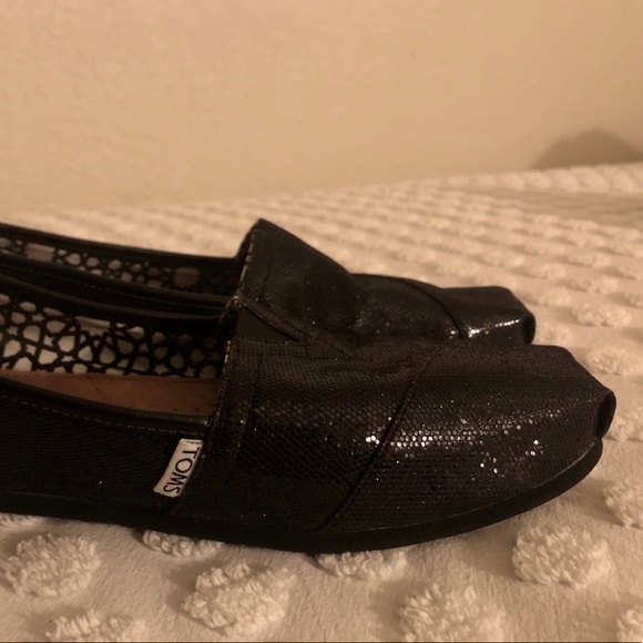 LIKE NEW TOMS | Black Glittered Toms Slip-on Shoes - Picture 1 of 6